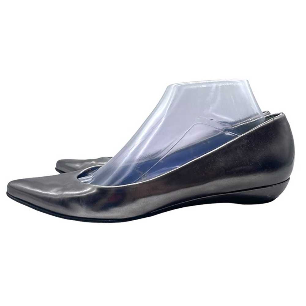 STUART WEITZMAN Metallic Silver Mirror Leather Fl… - image 4