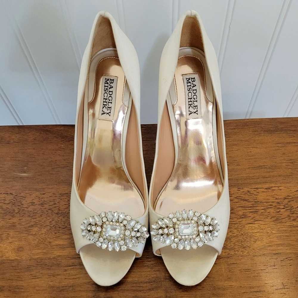 Badgley Mischka Cream Satin Heels Shoes Pumps Dia… - image 2