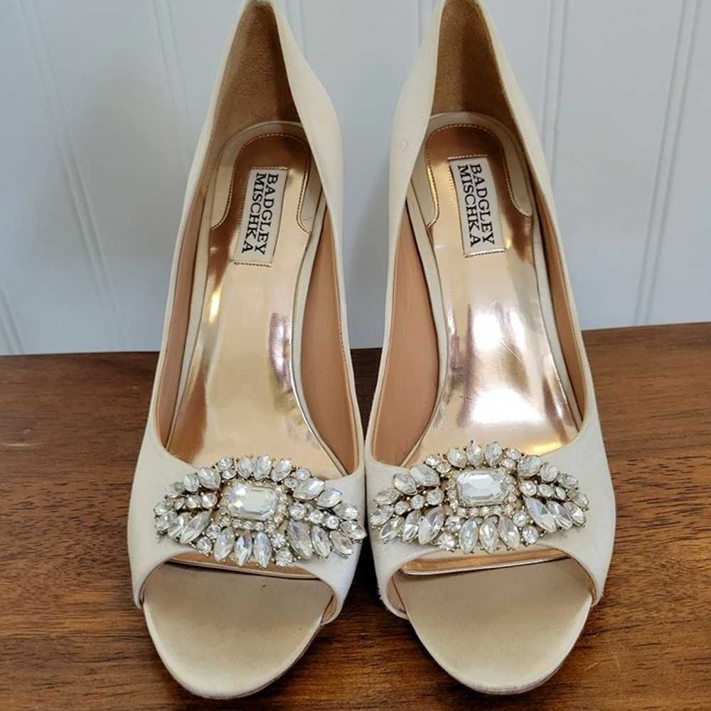 Badgley Mischka Cream Satin Heels Shoes Pumps Dia… - image 3