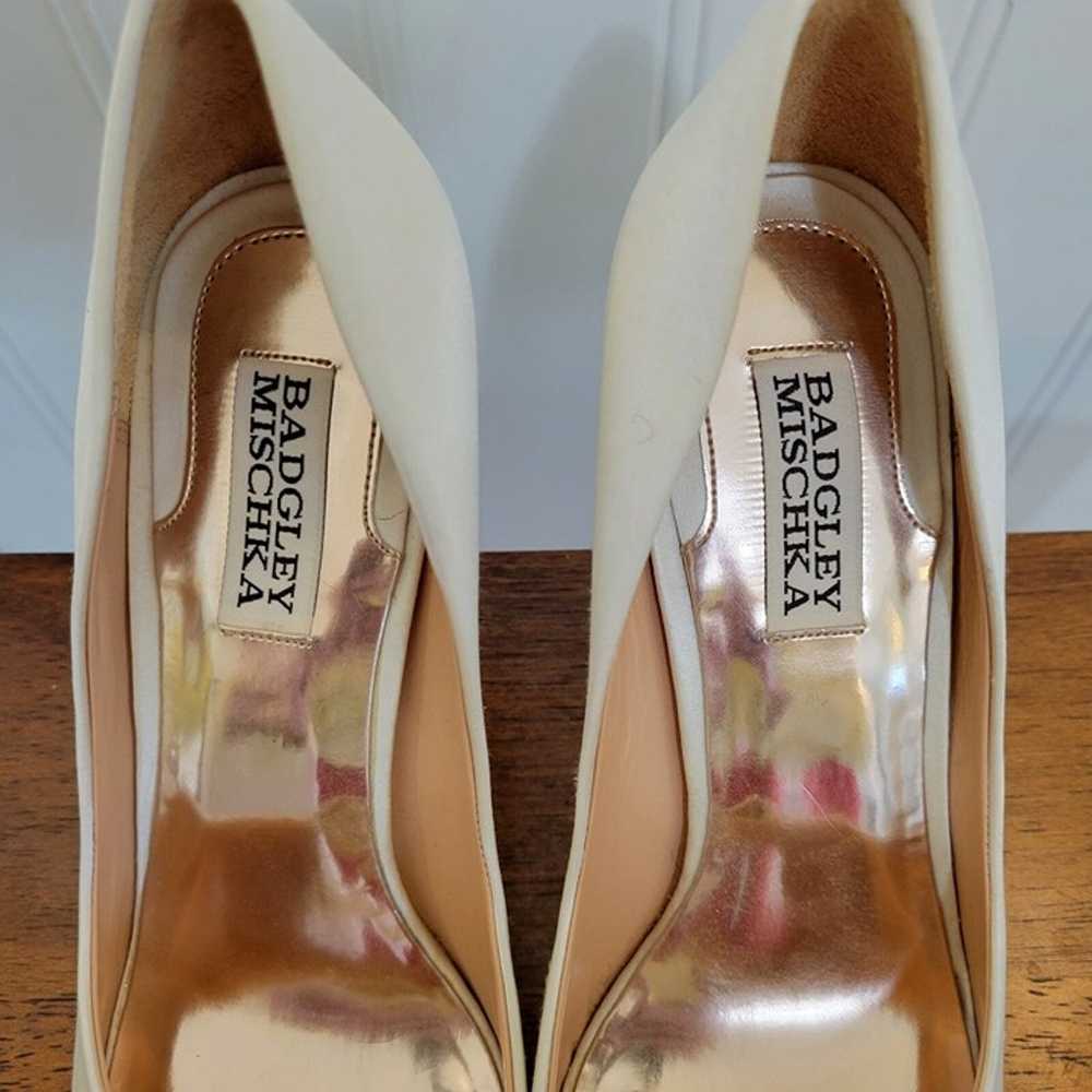 Badgley Mischka Cream Satin Heels Shoes Pumps Dia… - image 5