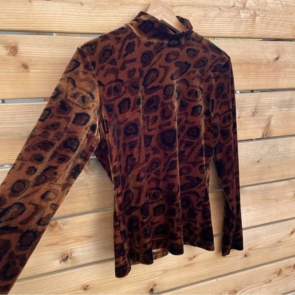 90s Leopard Stretch Velvet Mock Neck Top - image 2