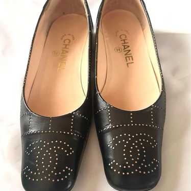 CHANEL Coco Mark Low-Heel Pumps