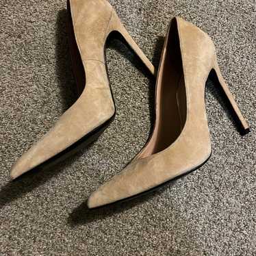 Cream/Tan Suede Stuart Weitzman Pumps