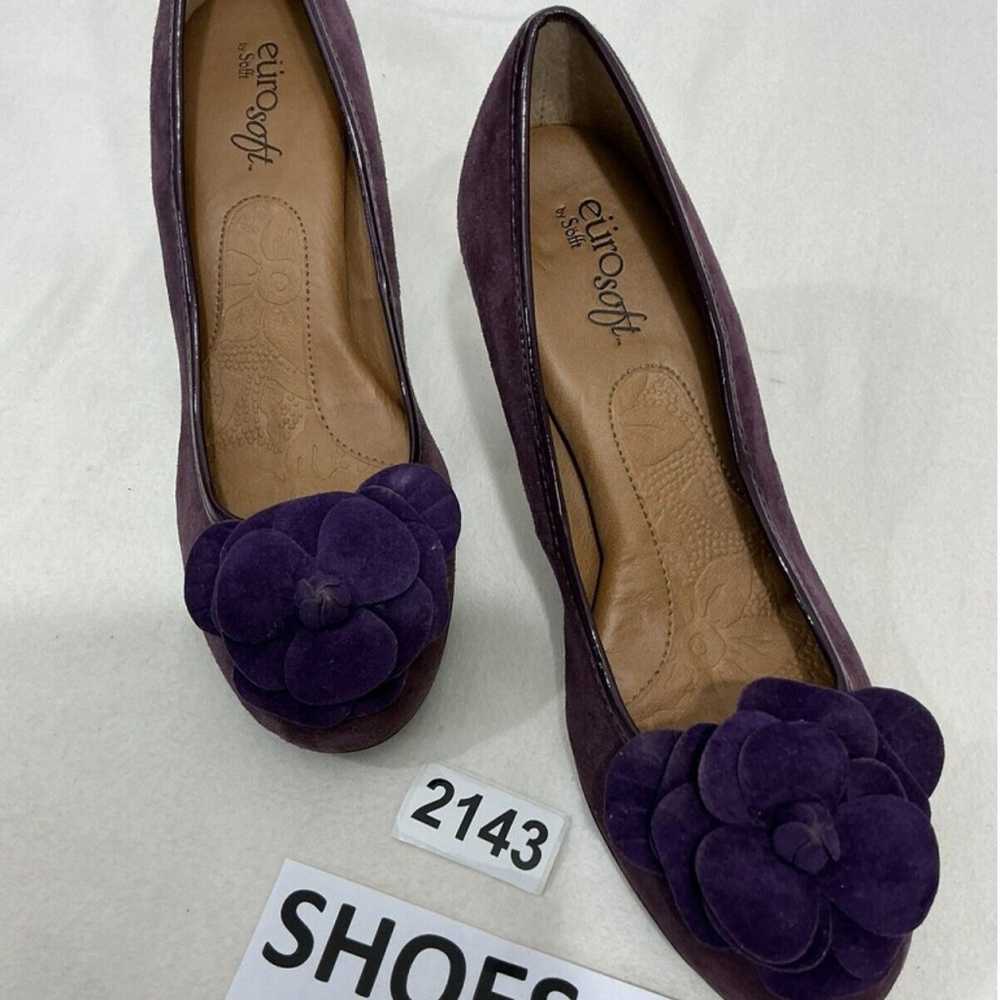 Womans Euro Soft By Sofft Purple Suede Flower Kit… - image 1