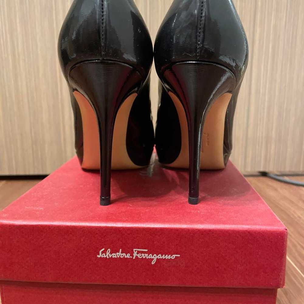 Ferragamo black patent open-toe pumps size 7 - image 5