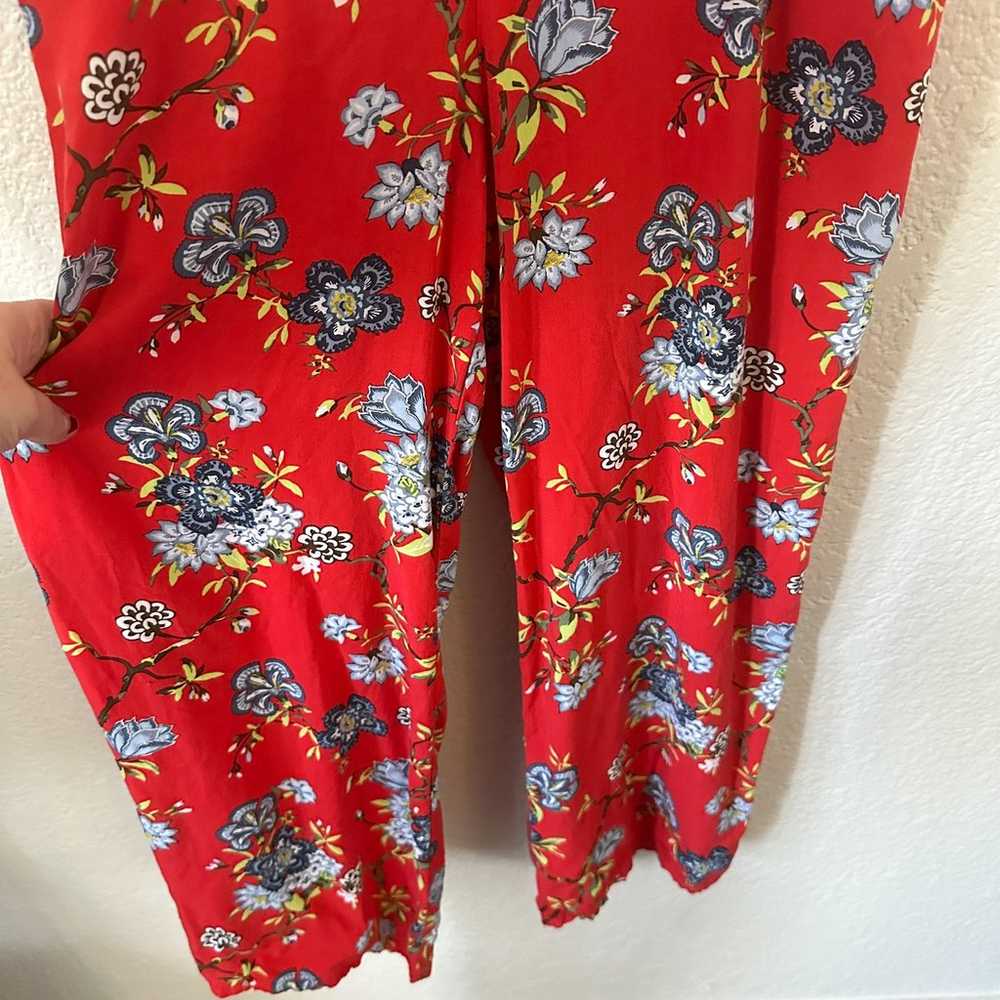 LOFT Red Blue Floral Jumpsuit Pockets Size 6 - image 4