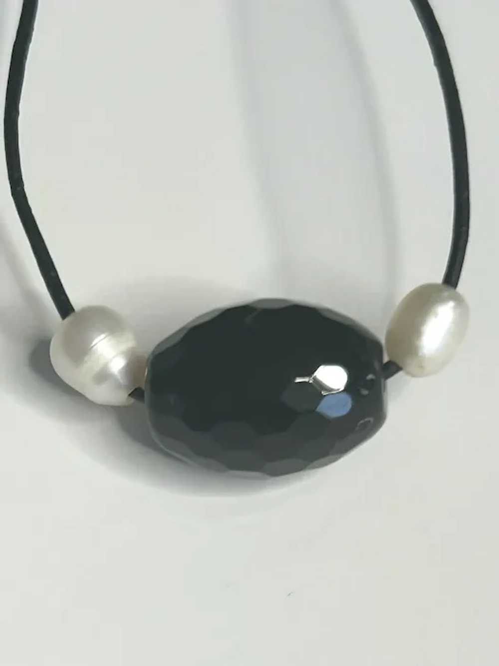 Large Natural Onyx, Cultured Pearl/Leather Cord - image 4