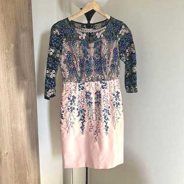 Embroidered pink dress with three-quarter sleeves - image 1