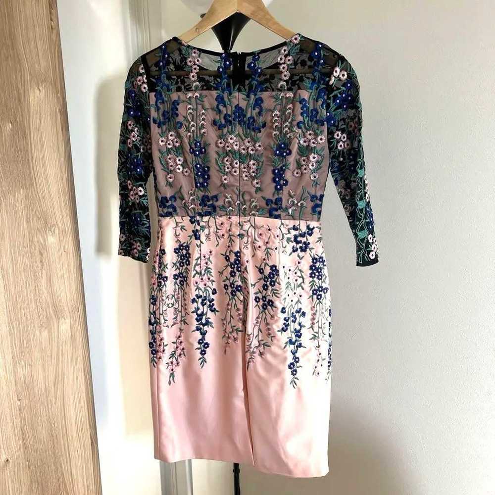 Embroidered pink dress with three-quarter sleeves - image 2