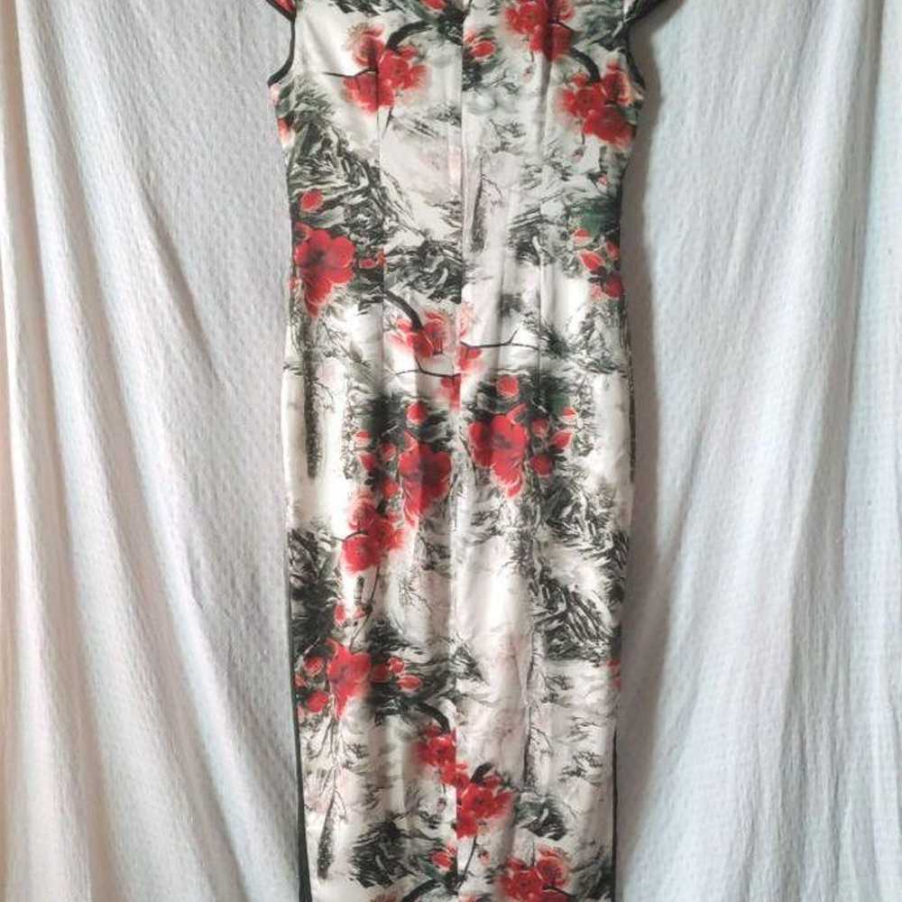 A gorgeous floral-patterned cheongsam. - image 9