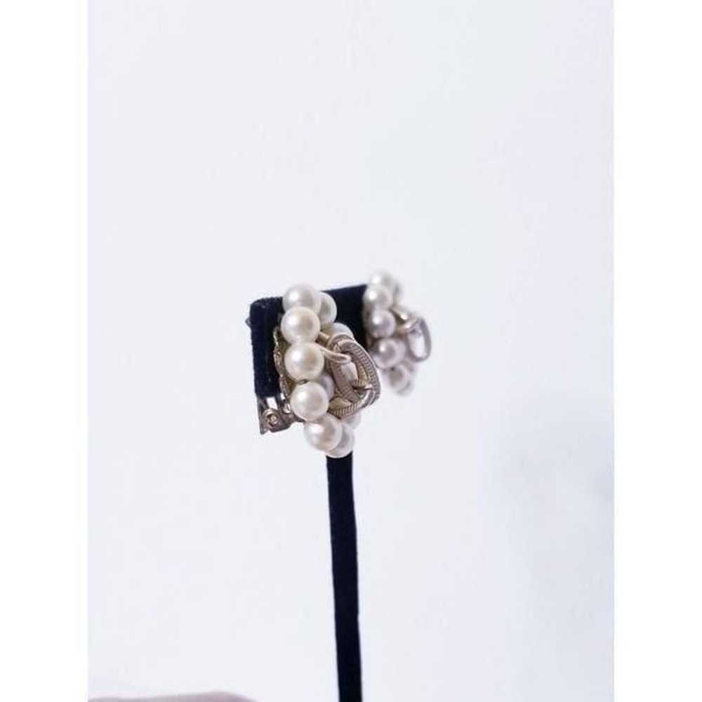 Vintage pearl cluster clip on earrings - image 2