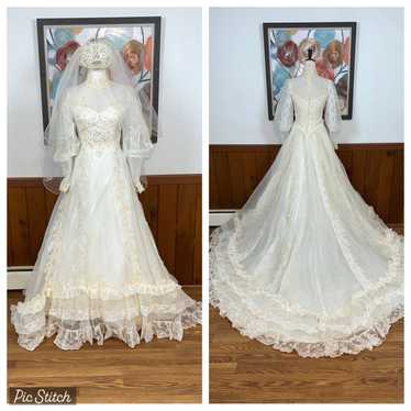 Beautiful Vintage 1970s Union Made Wedding Gown & 