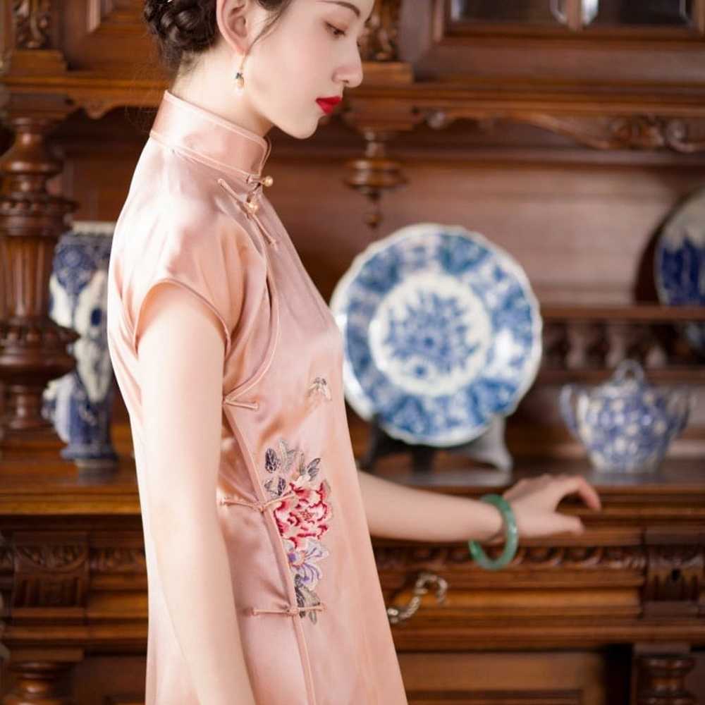 Embroidered 100% Silk Dress Qipao Cheongsam - image 2