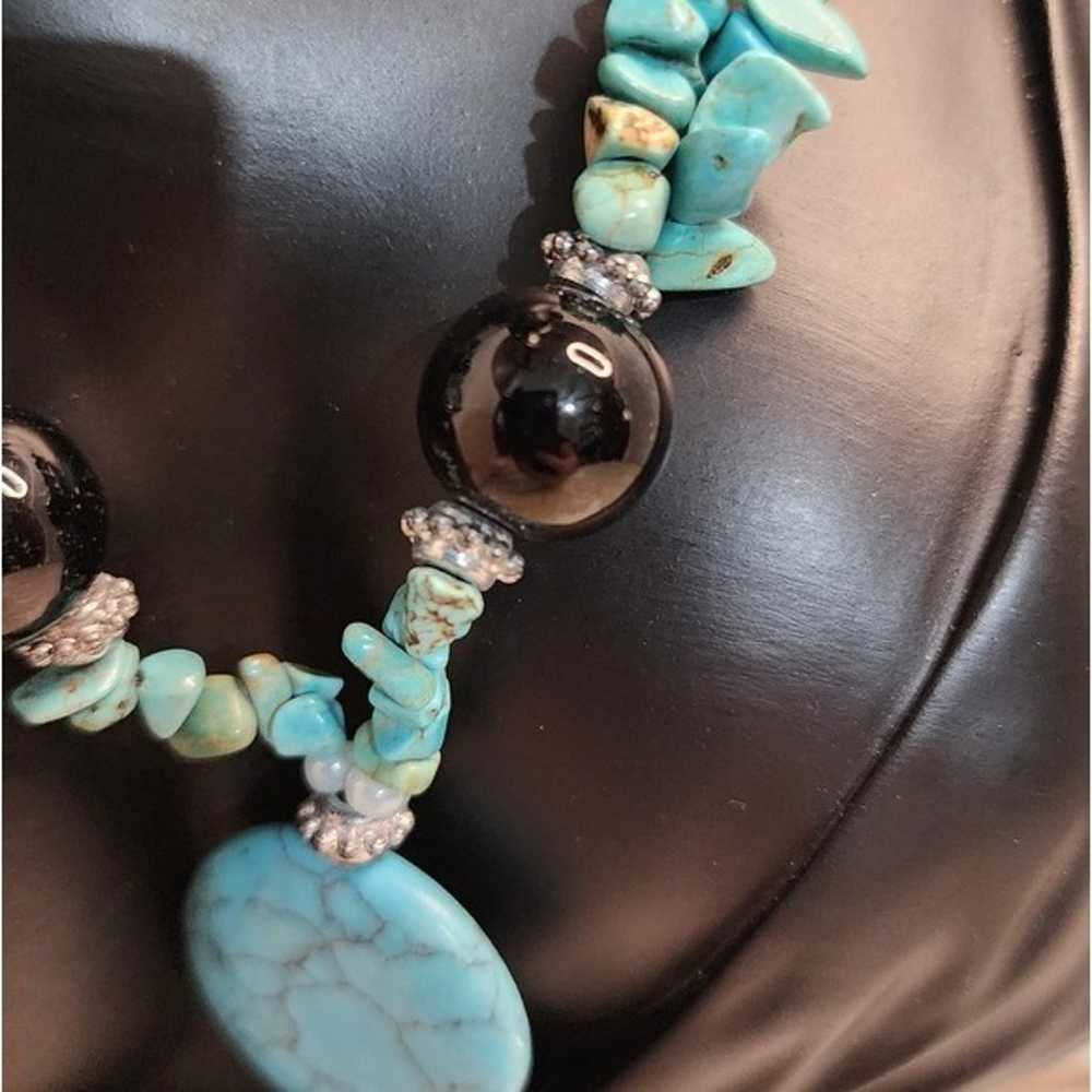 Vintage 70's Turquoise Howlite & Glass Lariat Nec… - image 2