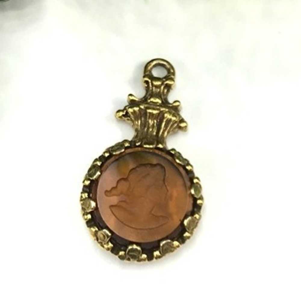 Vintage Intaglio Pendant gold tone - image 1