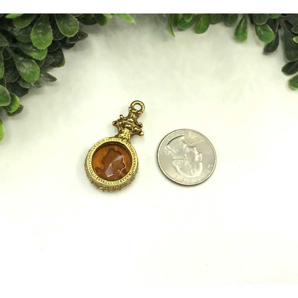 Vintage Intaglio Pendant gold tone - image 3