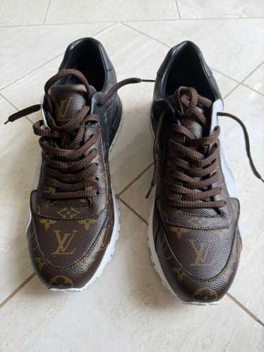 Louis Vuitton ***RARE LOUIS VUITTON RUN AWAY TRIPL