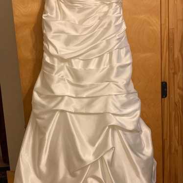 Size 14 mermaid style wedding dresses $150 - image 1