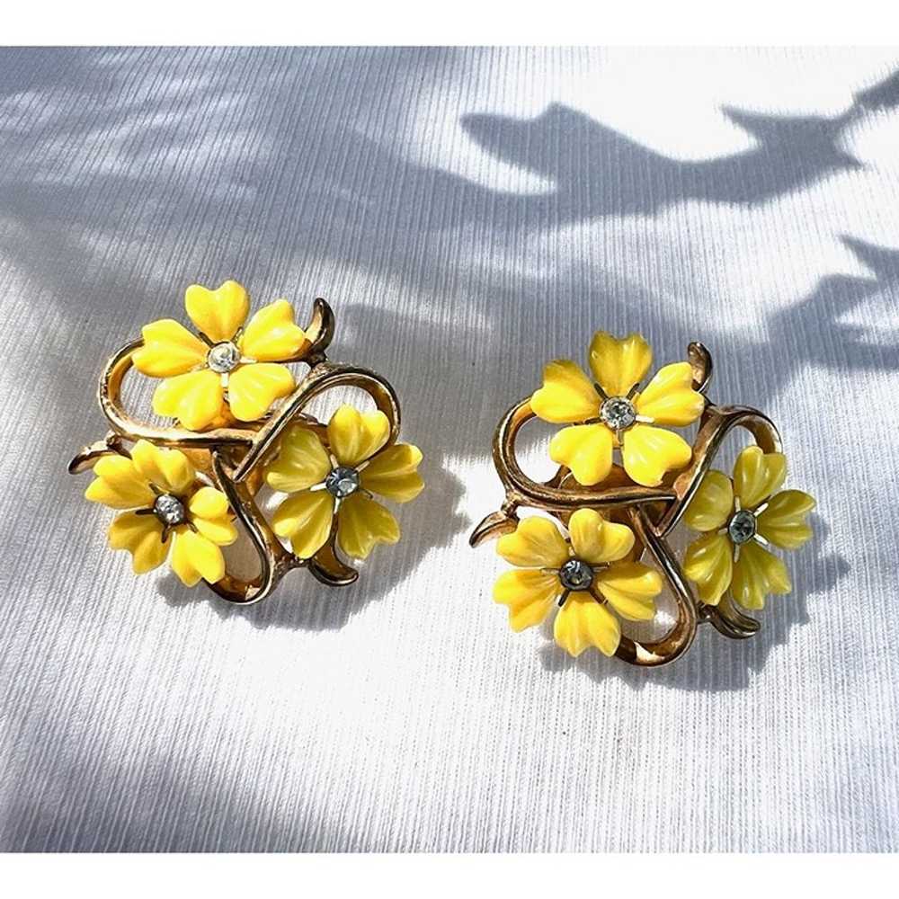 Trifari Yellow Floral Clip-On Earrings With Rhine… - image 2