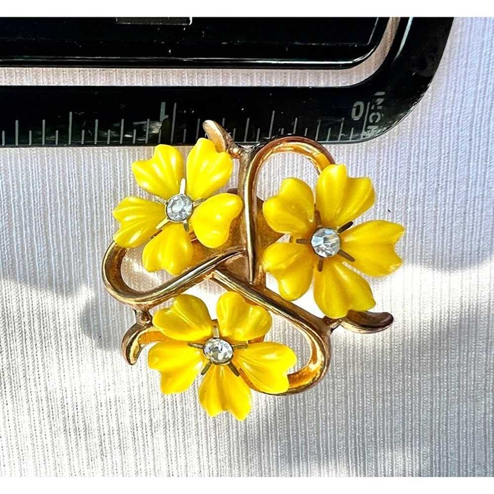 Trifari Yellow Floral Clip-On Earrings With Rhine… - image 8