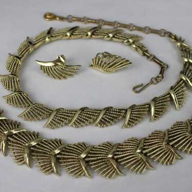 Vintage Coro Signed Gold Tone Leaf Necklace earing