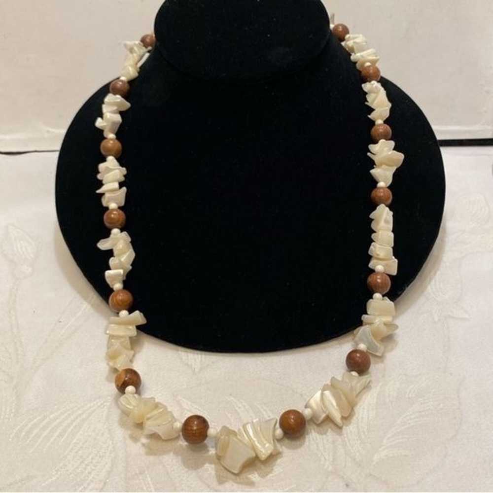 Vintage Mother Of Pearl And Wood Bead Necklace - image 5