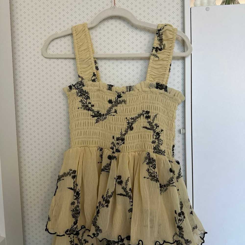 Ganni Yellow and Black Floral Tiered Plisse Midi … - image 5