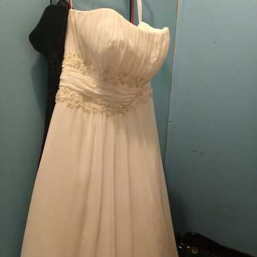 David bridal wedding dress