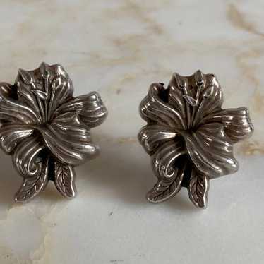 Vintage Sterling Silver flower clip ons