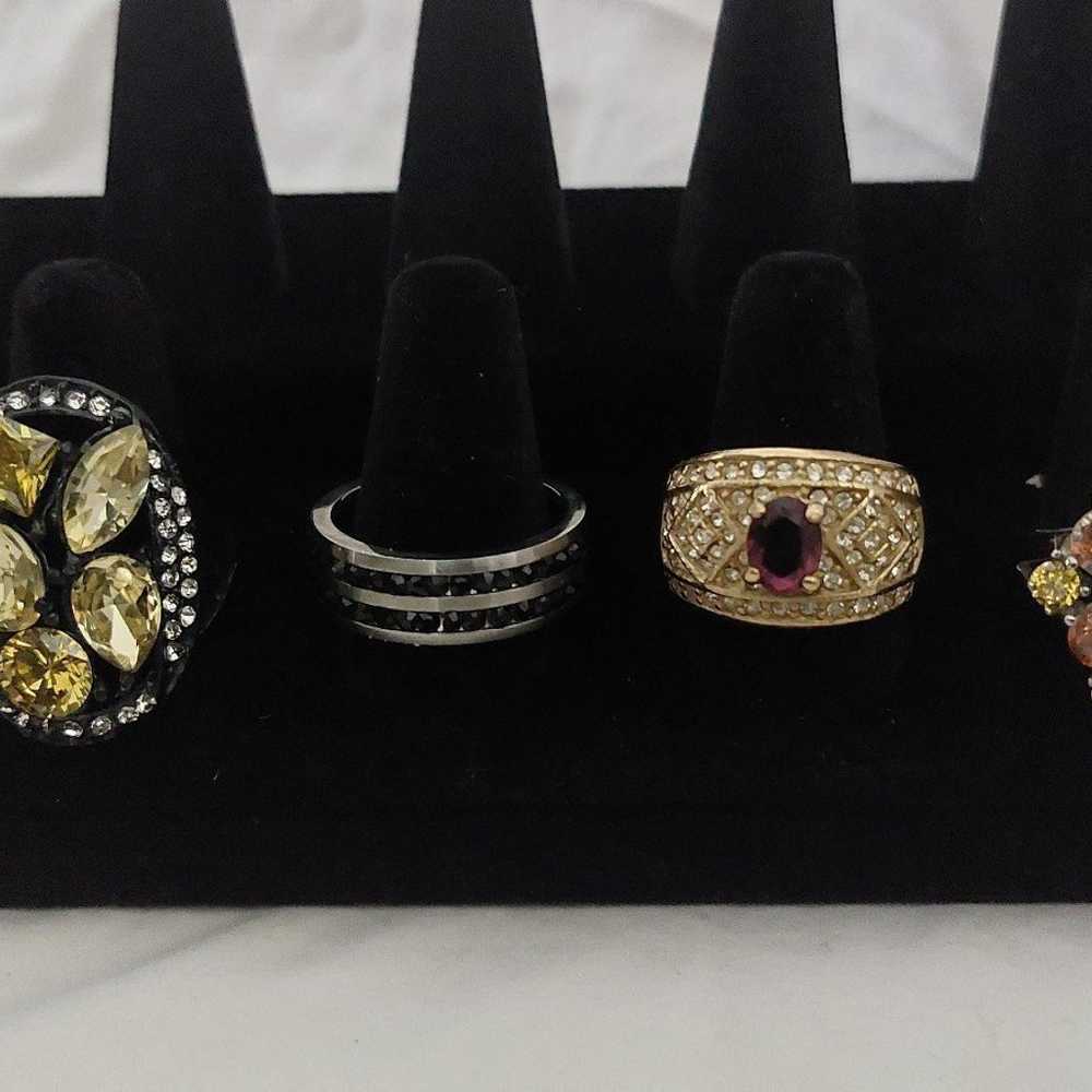 Lot of 5 vintage rings - image 1