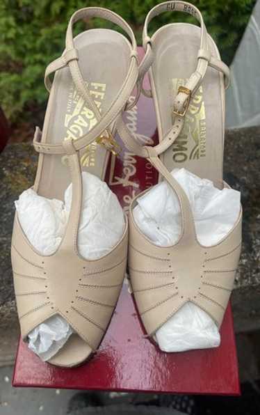 Salvatore ferragamo tan sandals - Gem