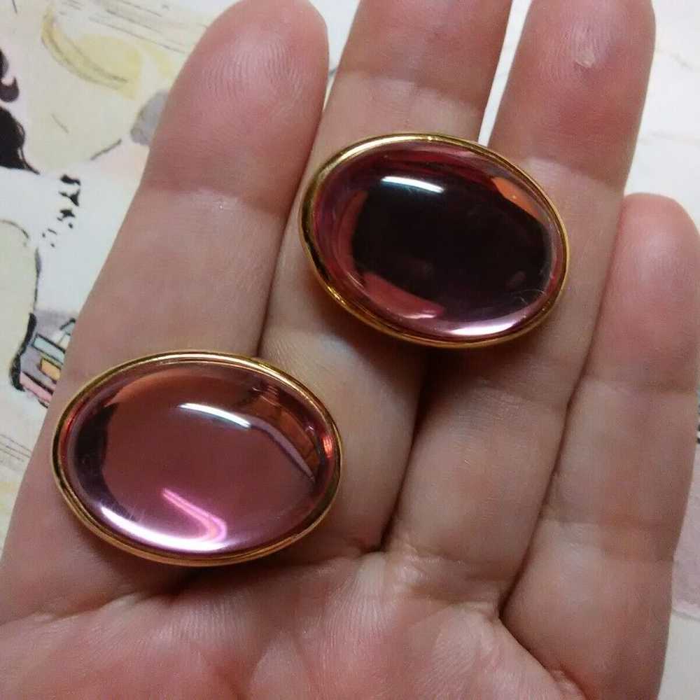 Vintage Trifari TM pink oval earrings clip on - image 10