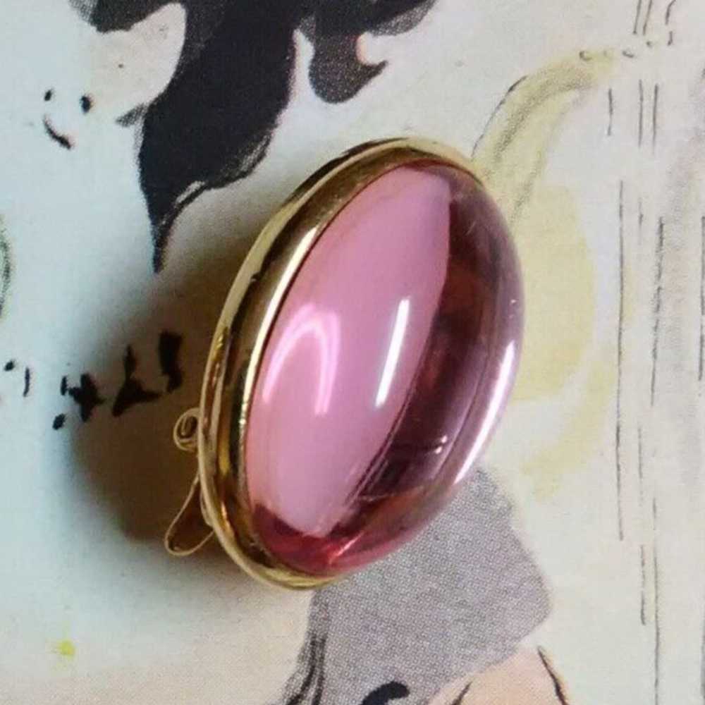 Vintage Trifari TM pink oval earrings clip on - image 3