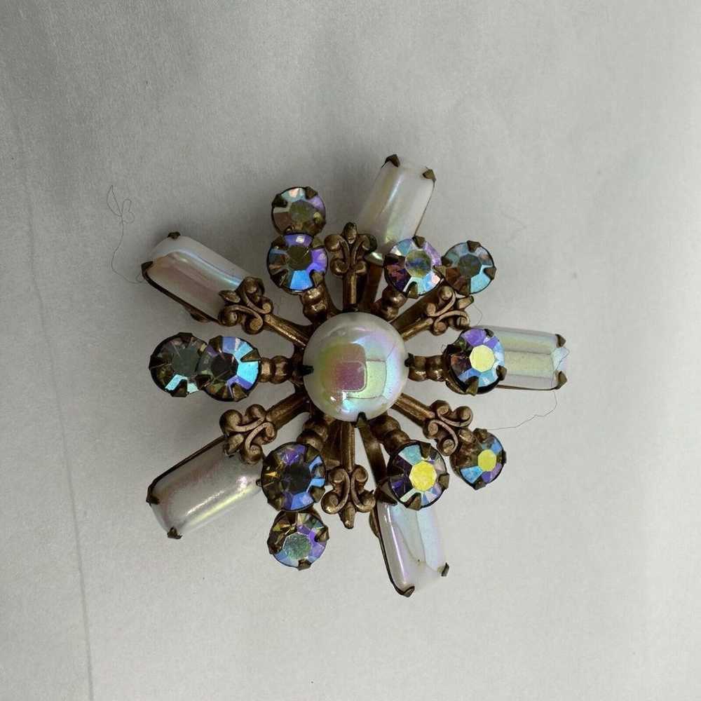 Vintage Iridescence White Fleur-De-Lis Flower Bro… - image 1