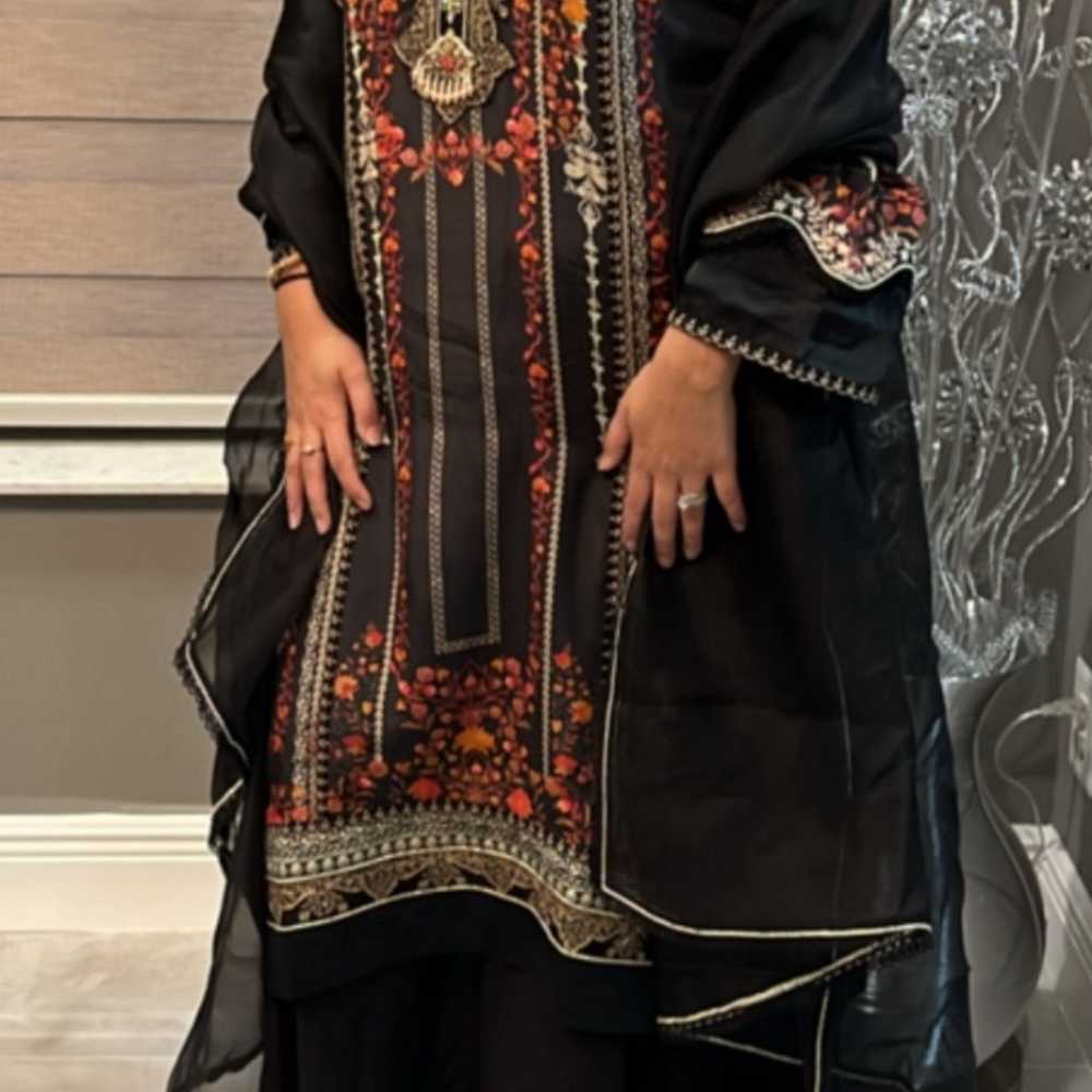 Farah talib Aziz shirt and dupata - image 6