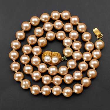 Dusty pink pearl necklace, fancy accent 60s vintag