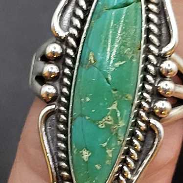 BEAUTIFUL VINTAGE STERLING SILVER TURQUOISE RING.… - image 1