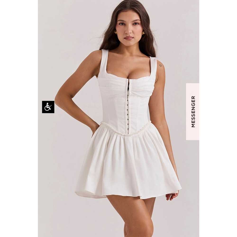 CUPID Small Regular cup
WHITE PLEATED MINI DRESS
… - image 2