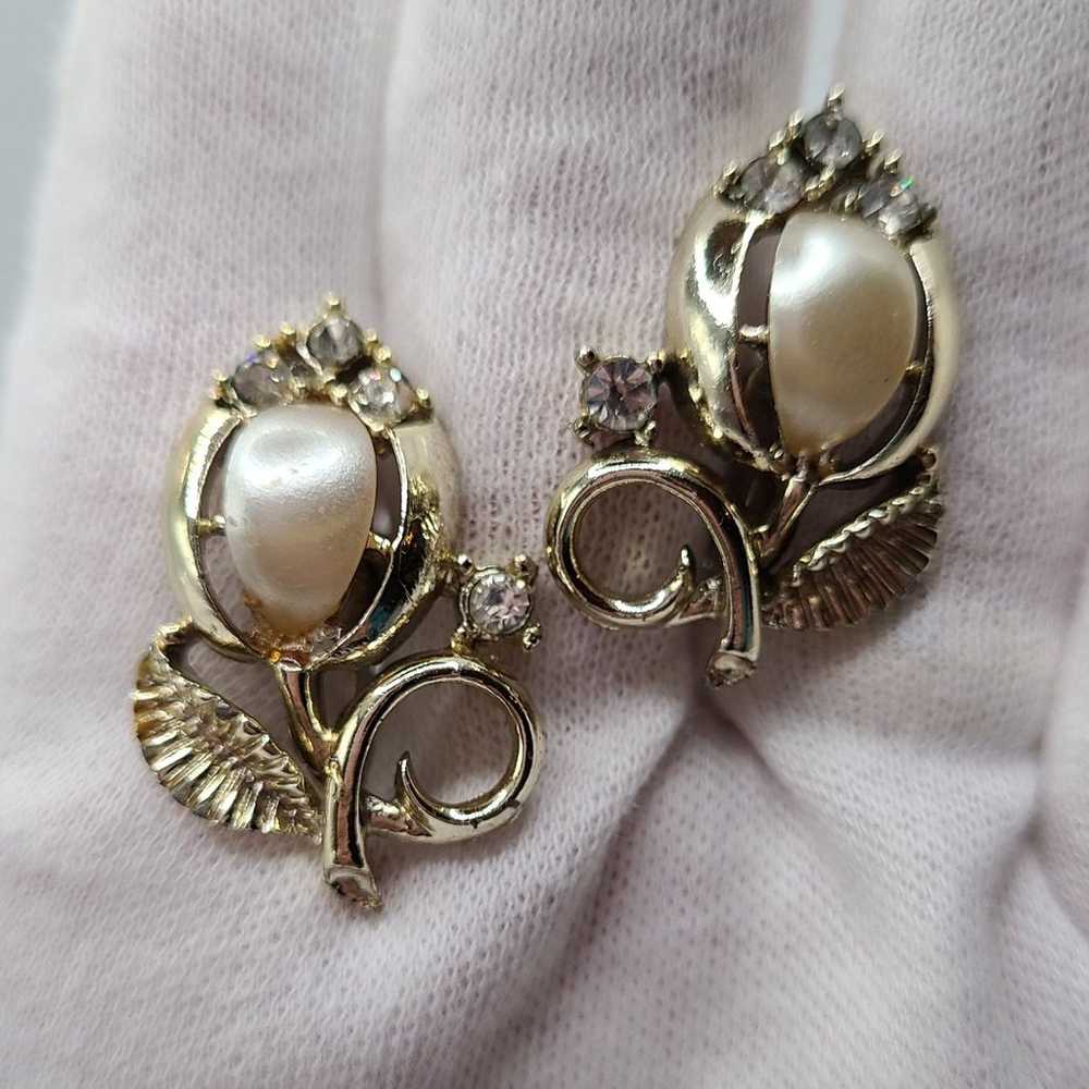 Vintage Coro Mid Century screw back earrings - image 1