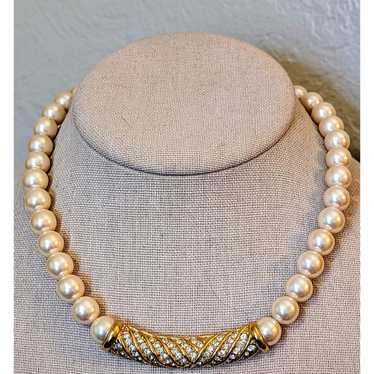 Vintage RICHELIEU Gold Tone Faux Pearl Rhinestone 