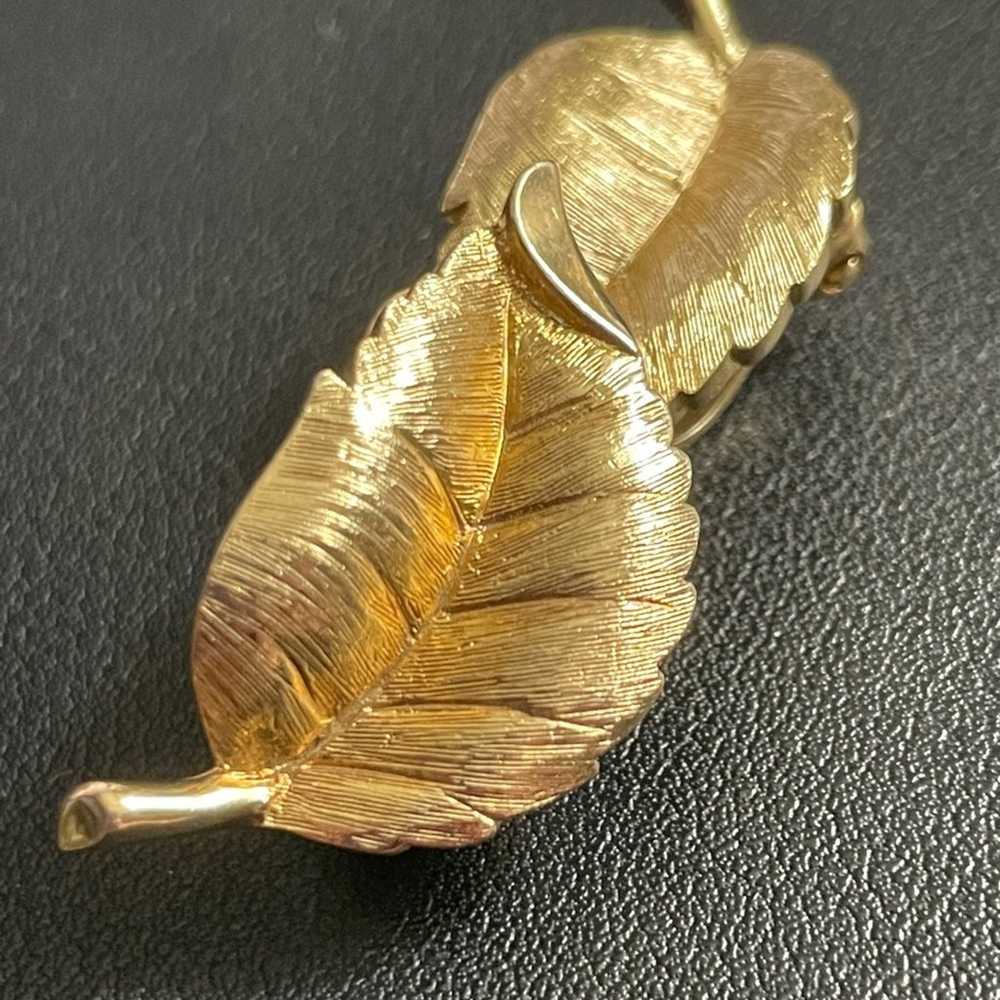 Vintage Crown Trifari Brushed Leaf Gold Tone Demi… - image 8