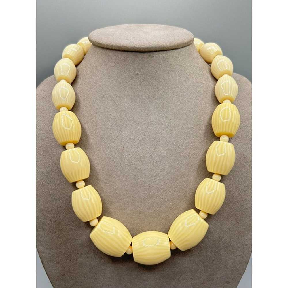 Big Chunky Off White Plastic Long Necklace Origin… - image 3