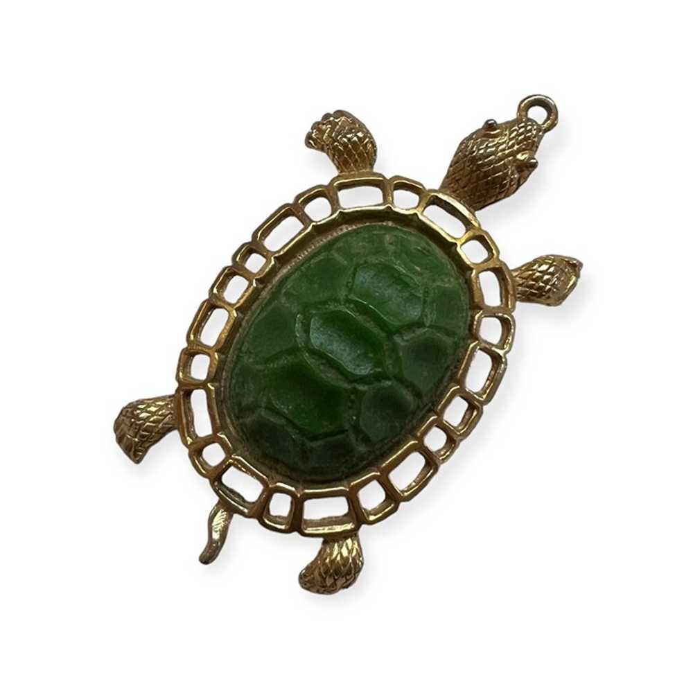 Vintage Bakelite Turtle Pendent. Green Bakelite w… - image 3