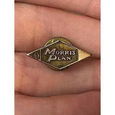 Vintage Morris Plan 5 Year Service Pin Badge signe