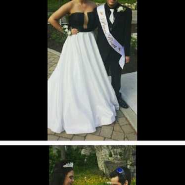 Black and white sherri hill A-line prom