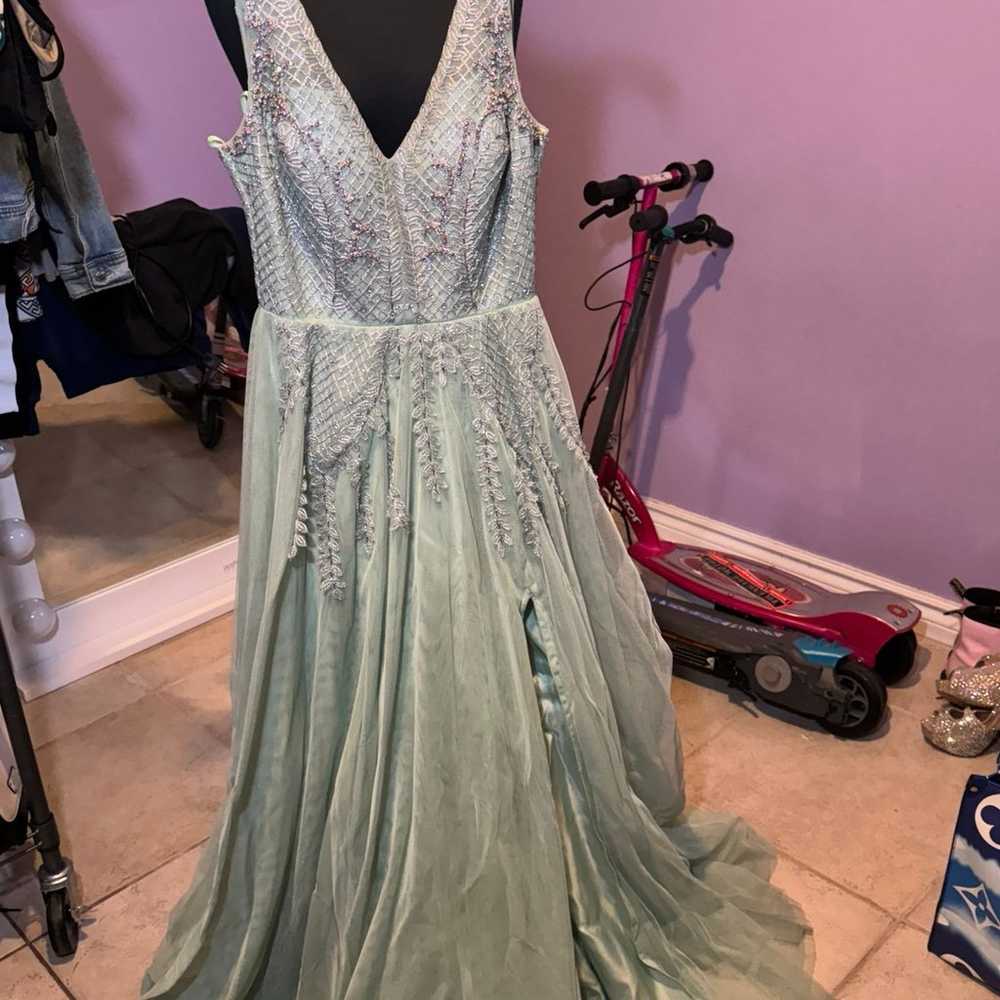 Macy’s sage green prom dress - image 5