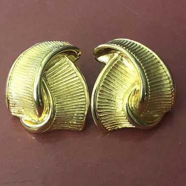 Vintage chunky Givenchy ribbed ribbon earrings