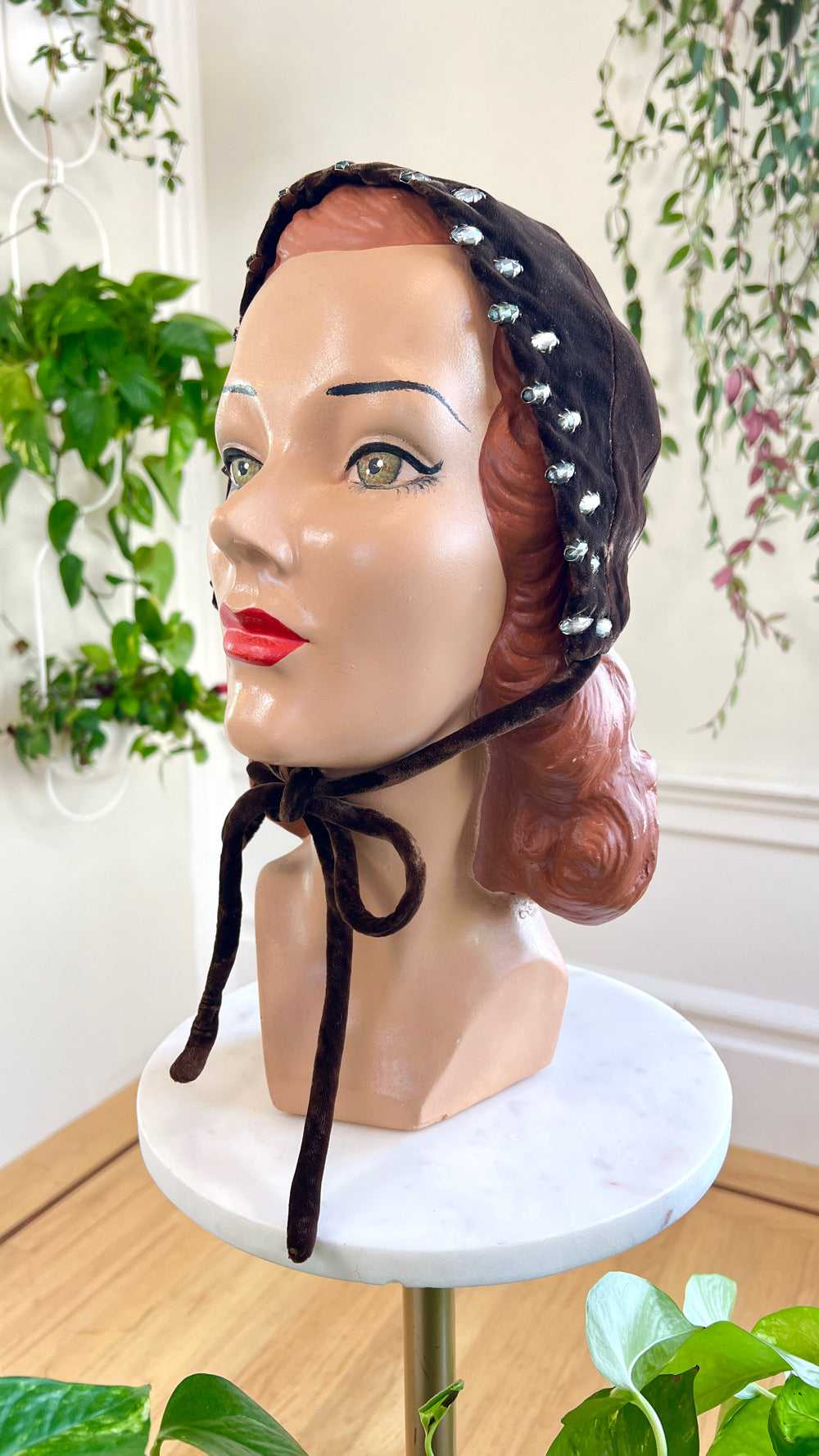 1950s Rhinestone Studded Brown Velvet Bonnet - image 1