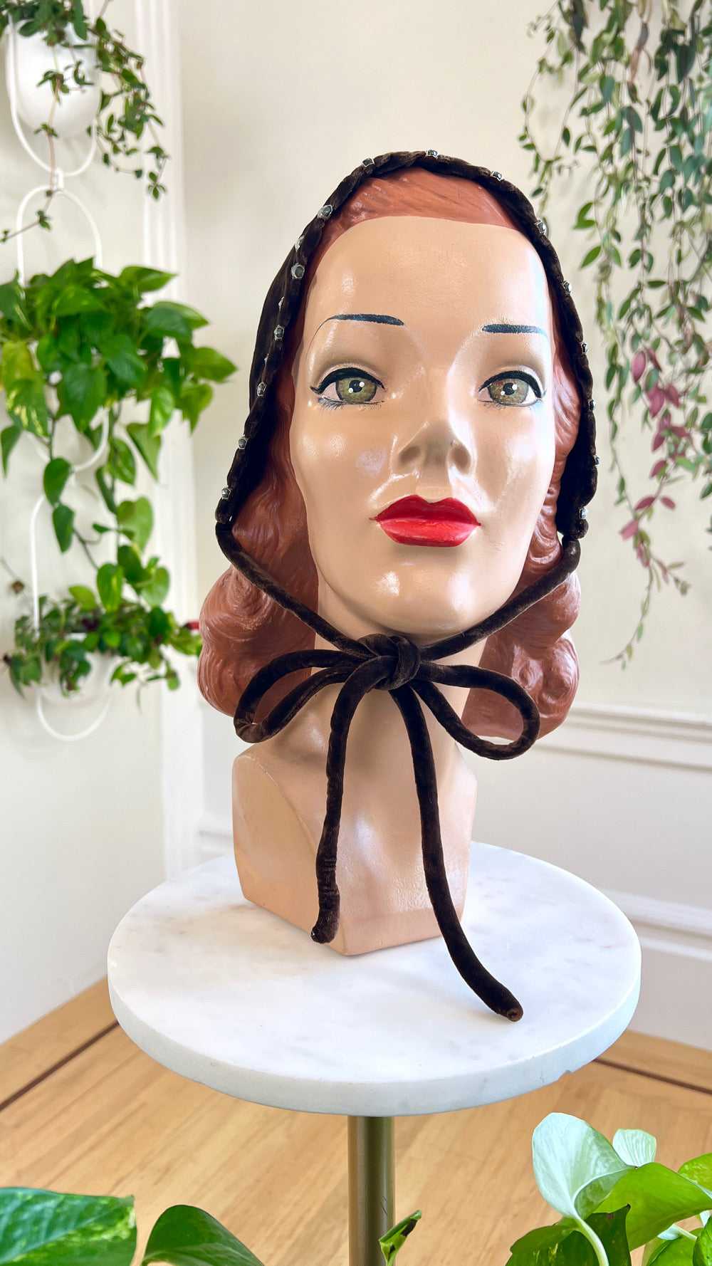 1950s Rhinestone Studded Brown Velvet Bonnet - image 3