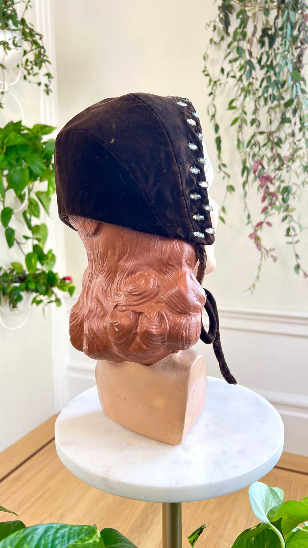 1950s Rhinestone Studded Brown Velvet Bonnet - image 7